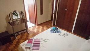 Grand House | 3 bedrooms, desk, iron/ironing board, cribs (surcharge) - Graskop Sunset Holiday Home (Graskop)