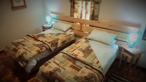 Grand House | 3 bedrooms, desk, iron/ironing board, cribs (surcharge) - Graskop Sunset Holiday Home (Graskop)