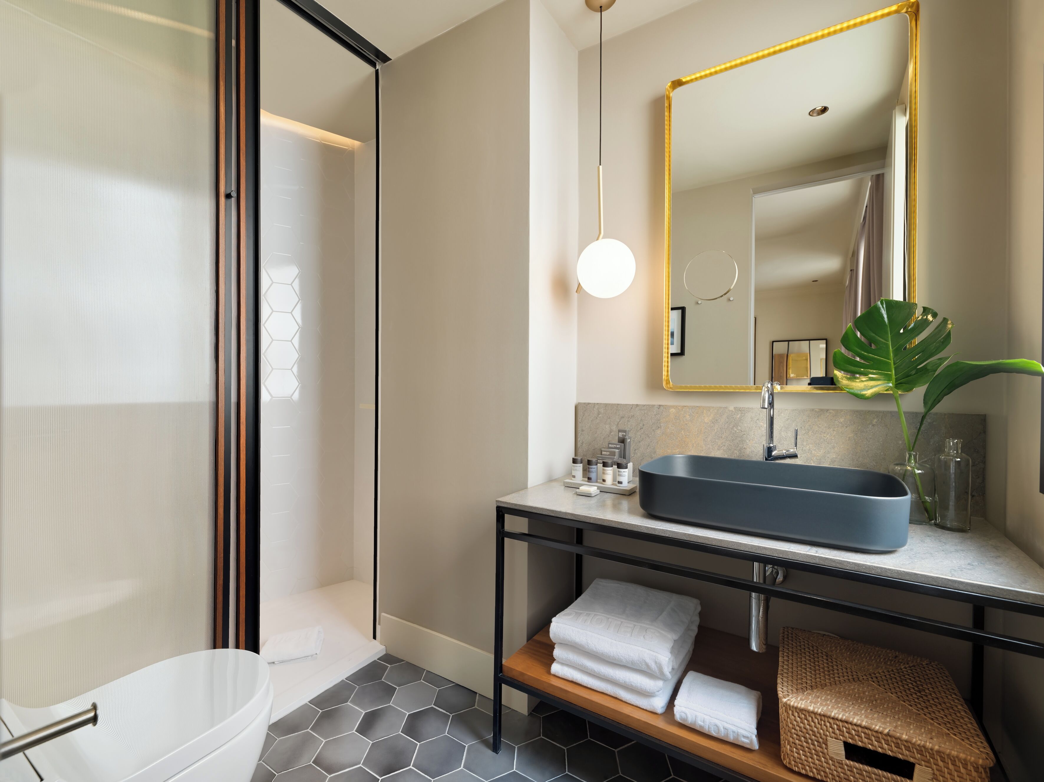 shower, rainfall showerhead, eco-friendly toiletries, hair dryer