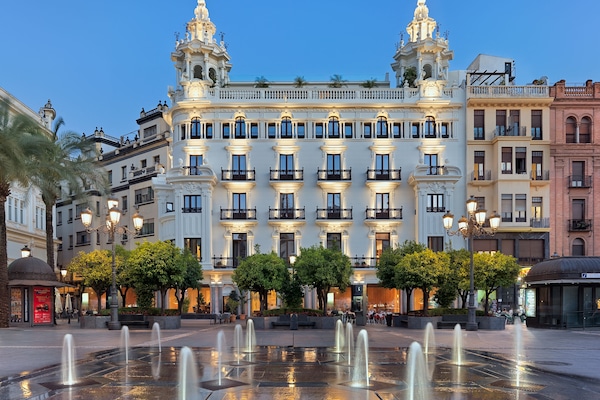 Façade de l’hébergement – soirée/nuit