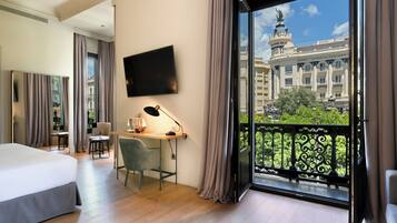 1 habitación, ropa de cama de alta calidad, cubrecamas y minibar