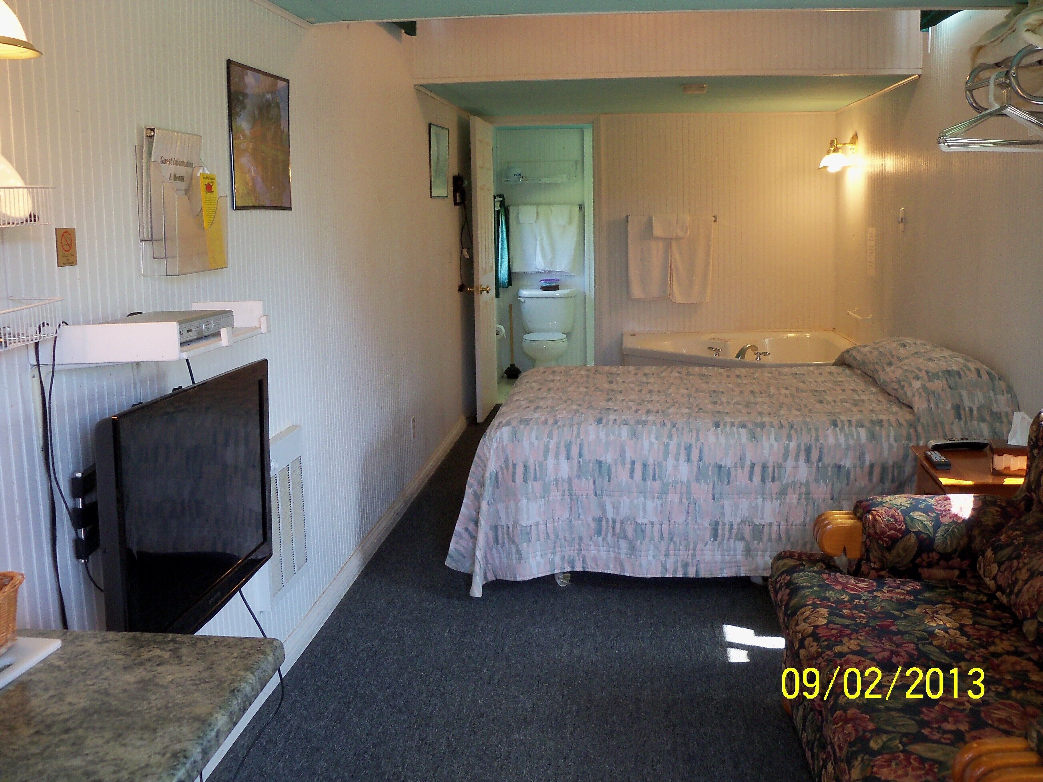 #042 - Authentic Railroad Cabooses And Depot Just Off The Blue Ridge Parkway