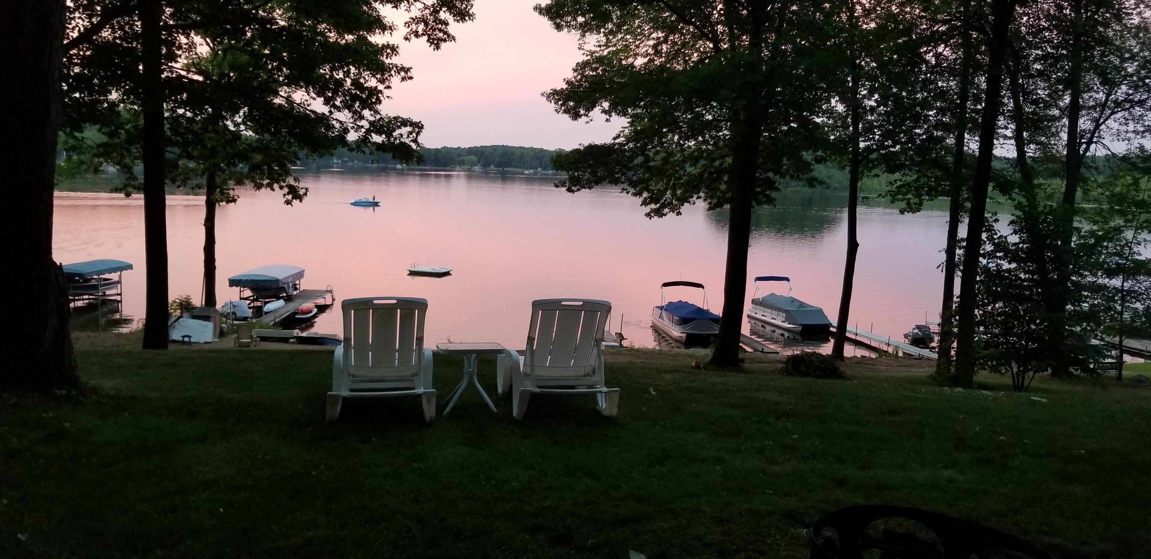 Chaise lounge chairs to relax at the lake.