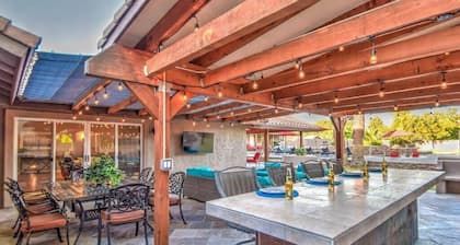 The Big House! 1 Acre! Pickleball, Hot Tub, Pool & More!