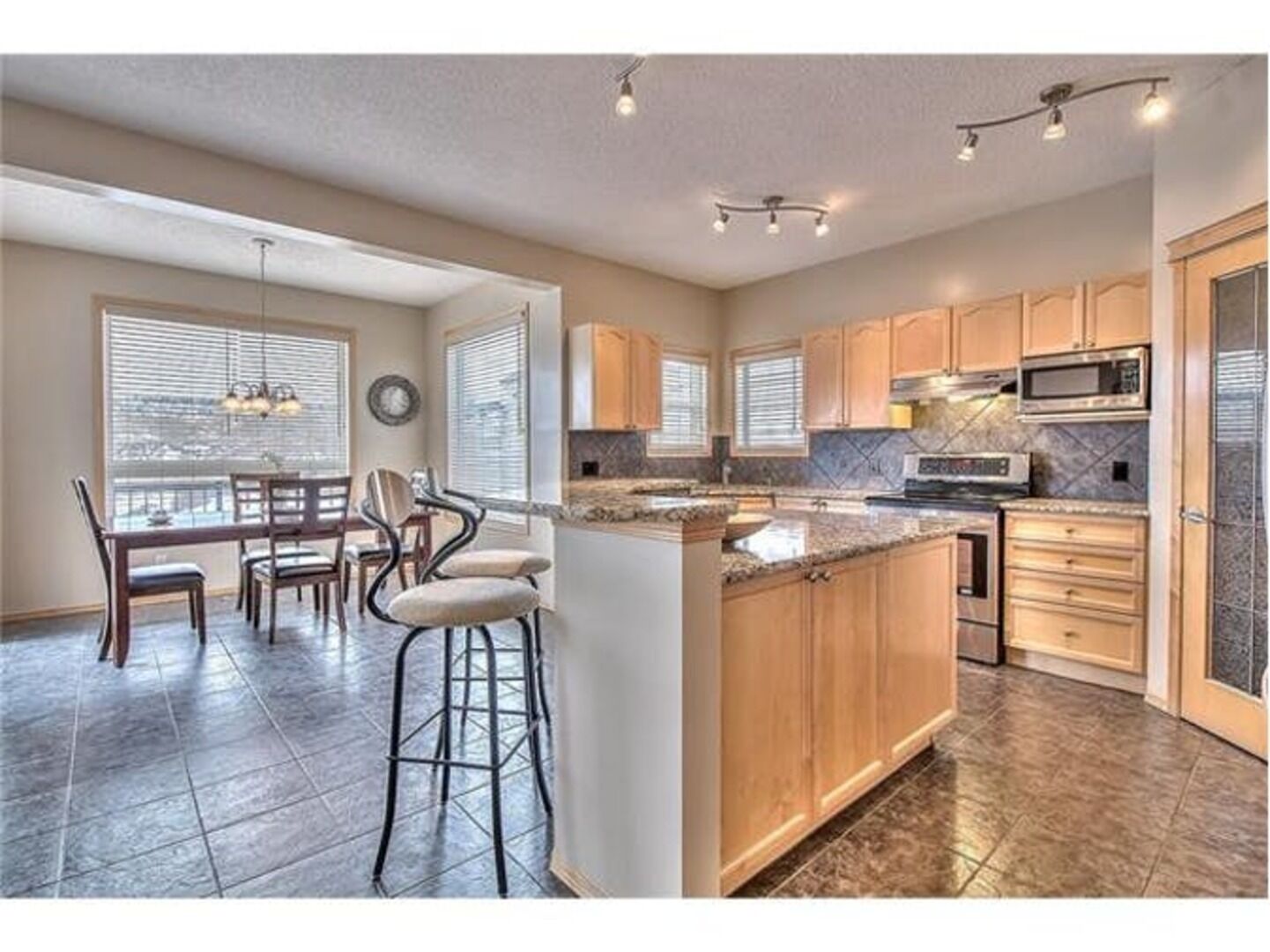 Beautiful Home in Great Family Neighborhood