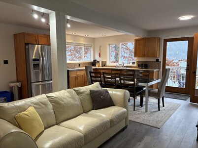 Kootenay, Lakeside Retreat, Main Floor and Walkout