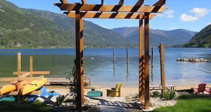 Kootenay, Lakeside Retreat, Main Floor and Walkout