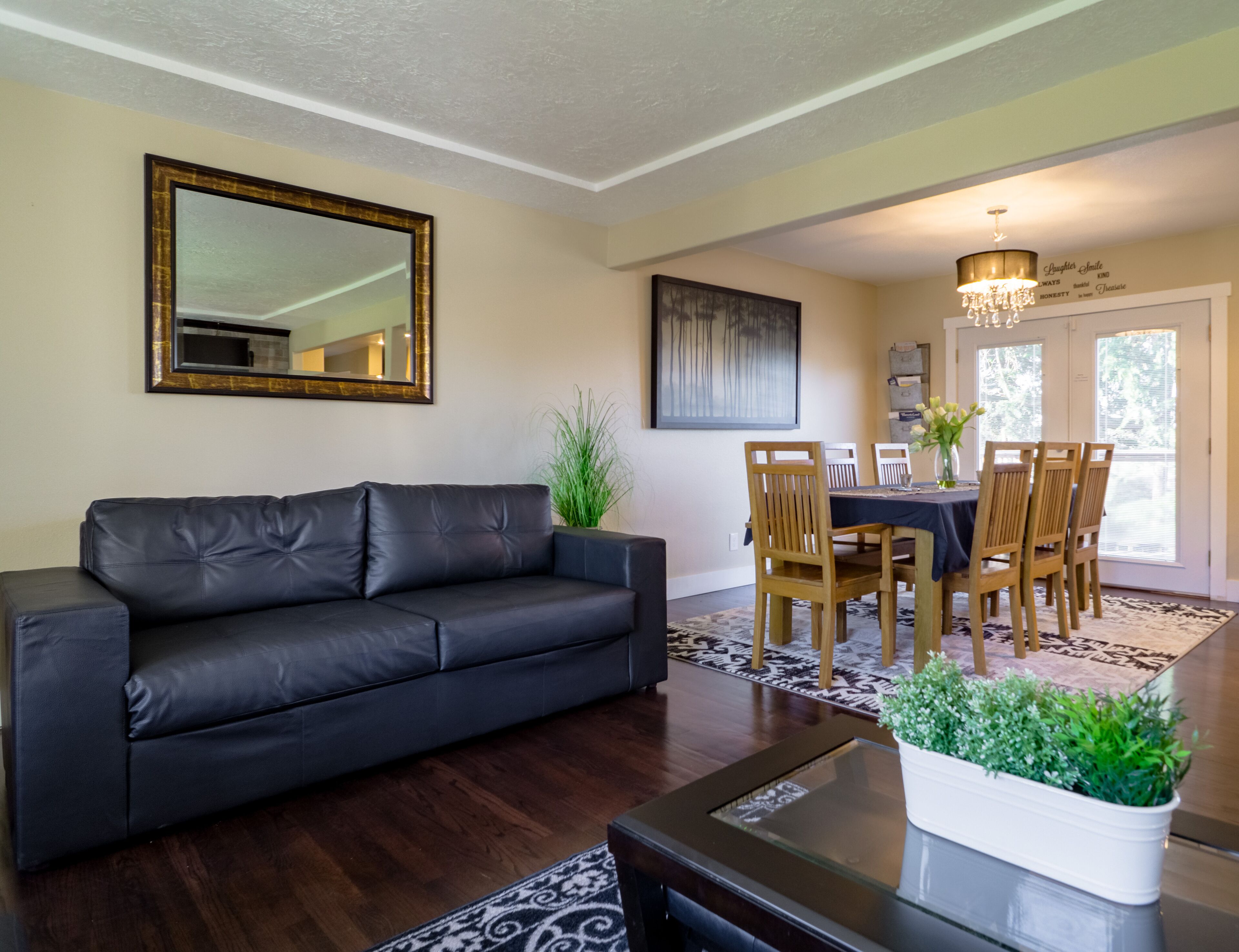 Contemporary Portland Home - 15 minutes to Everything - King Bed 