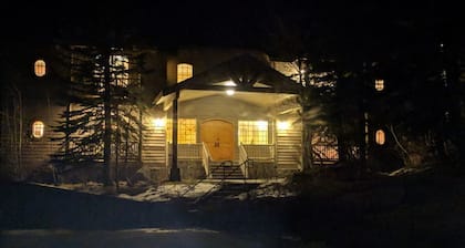 Sonenalp’s Charming Chalet: Luxury, Location & Relaxation Steps from Canyon
