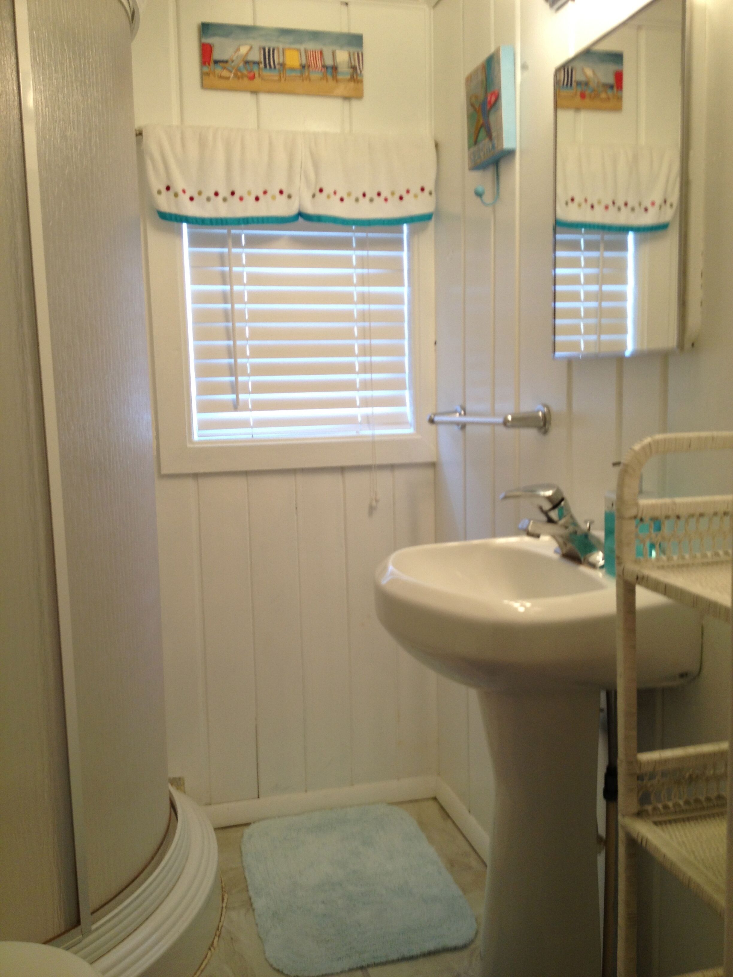 Ocean Block Cozy Beach Cottage   -Steps from the beach