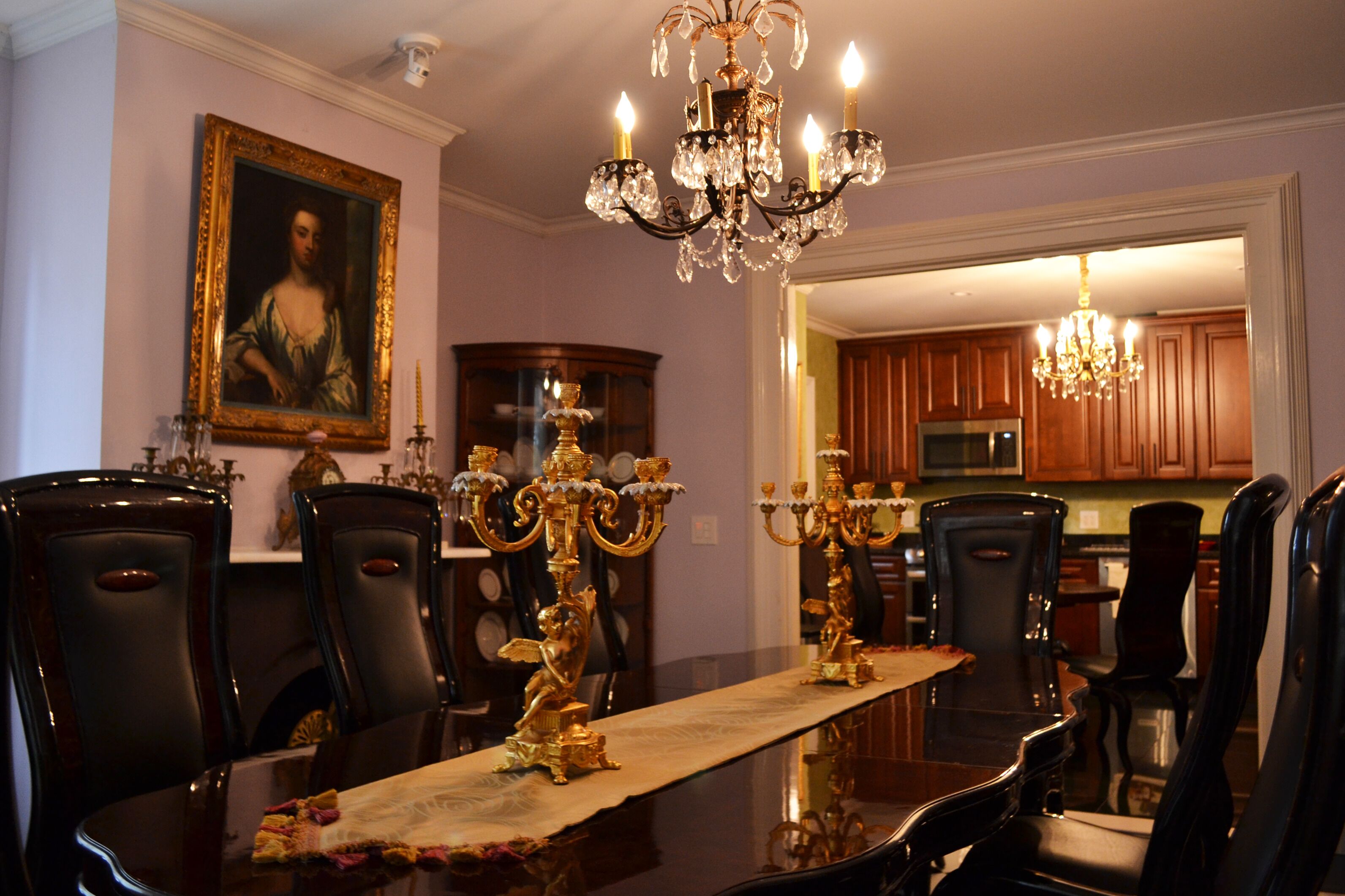 Gorgeous Historical 6 bdrm House close to vineyards and breweries,