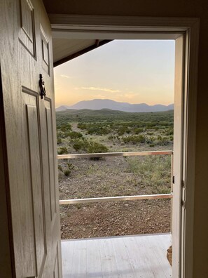 Interior - Cactus Corazón: Comfortable, Spacious & Secluded (Alpine)