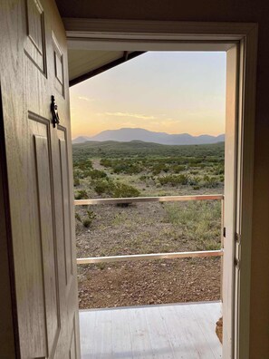 Interior - Cactus Corazón: Comfortable, Spacious & Secluded (Alpine)