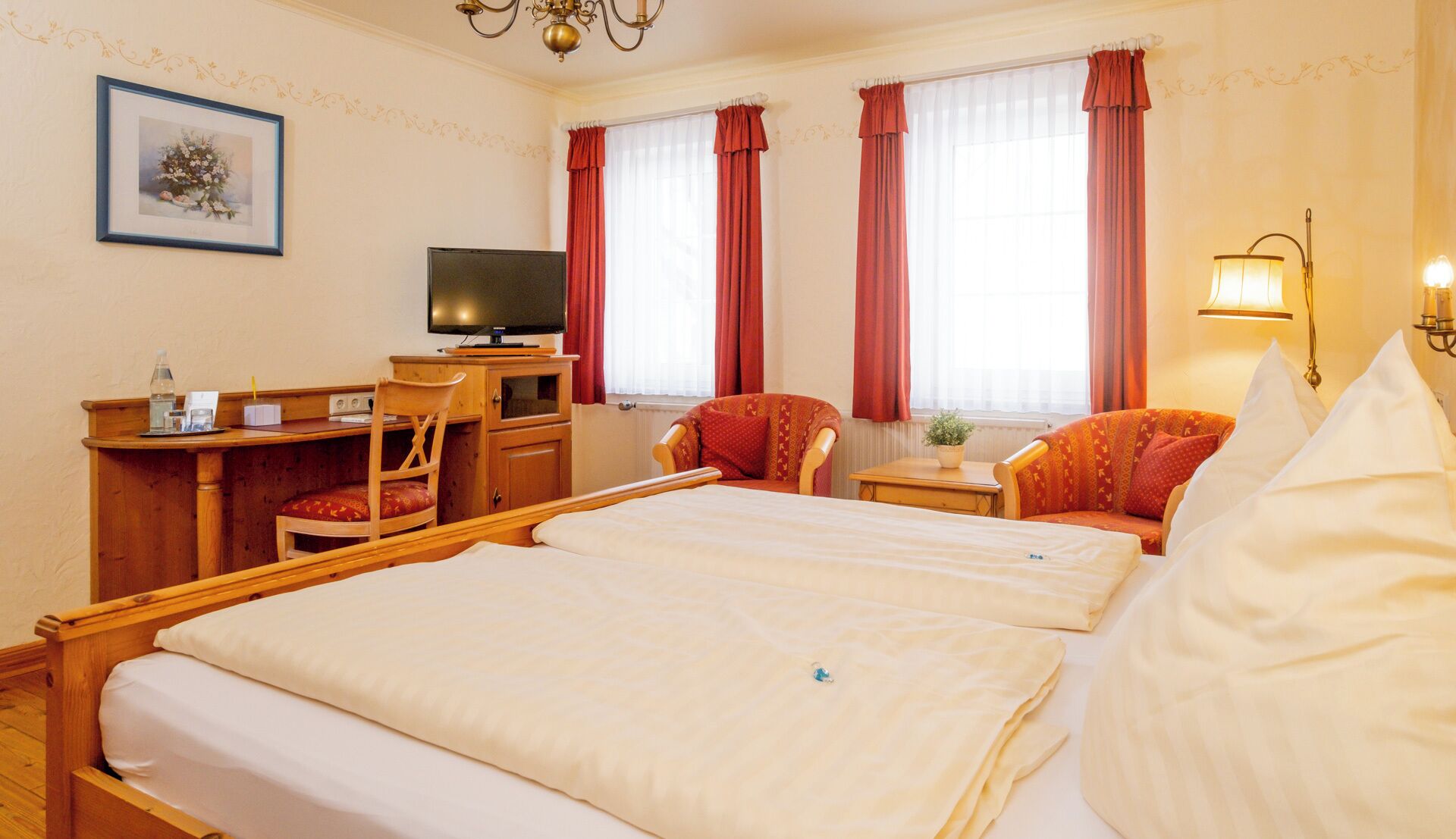 经典双人房, 1 间卧室, 无烟房, 防过敏 | 防过敏的被褥、办公桌、笔记本电脑工作区、遮光窗帘