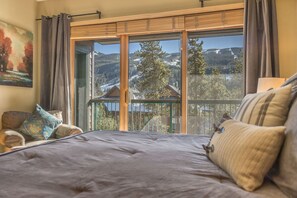 4 soverom, strykejern/-brett, wi-fi og sengetøy