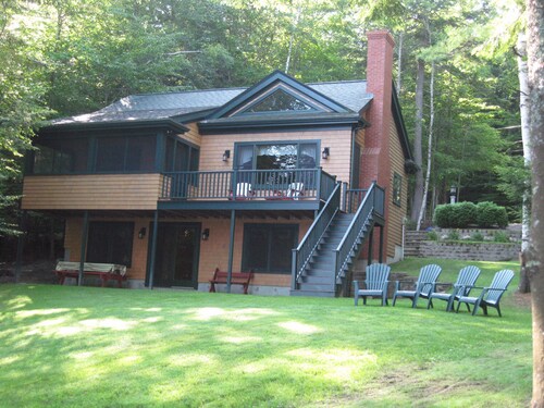 Lakeside Cottage with all the amenities