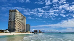 On the beach, sun loungers - 5th Floor On the Beach! Pools, Hot Tub, High Speed Wi-Fi, HBO, King Bed, Bunk (Panama City Beach)