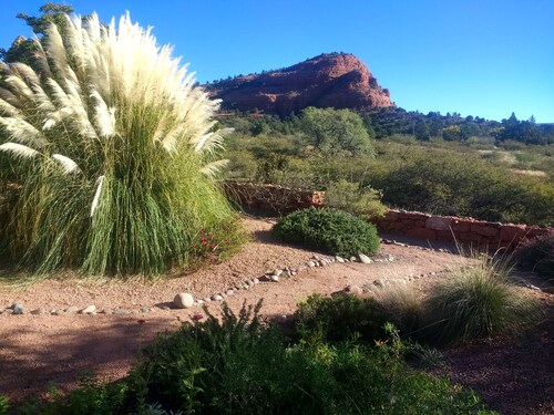 Casa de Saltillo - single level home, gorgeous views, close to trails.