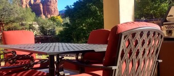 Casa de Saltillo - single level home, gorgeous views, close to trails.