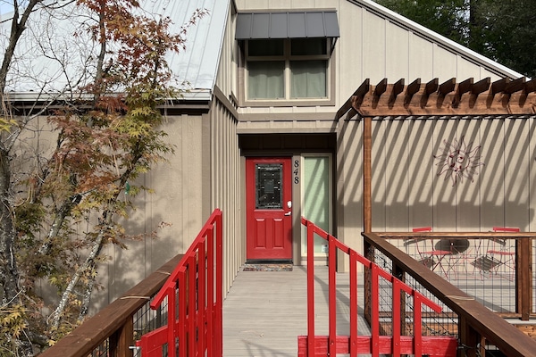 Welcome to the Red Gate Retreat!