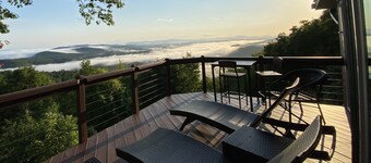 Villa Nirvana Stunning Mtn View! Posh, Serene, Secluded! Wrap Around Porch!