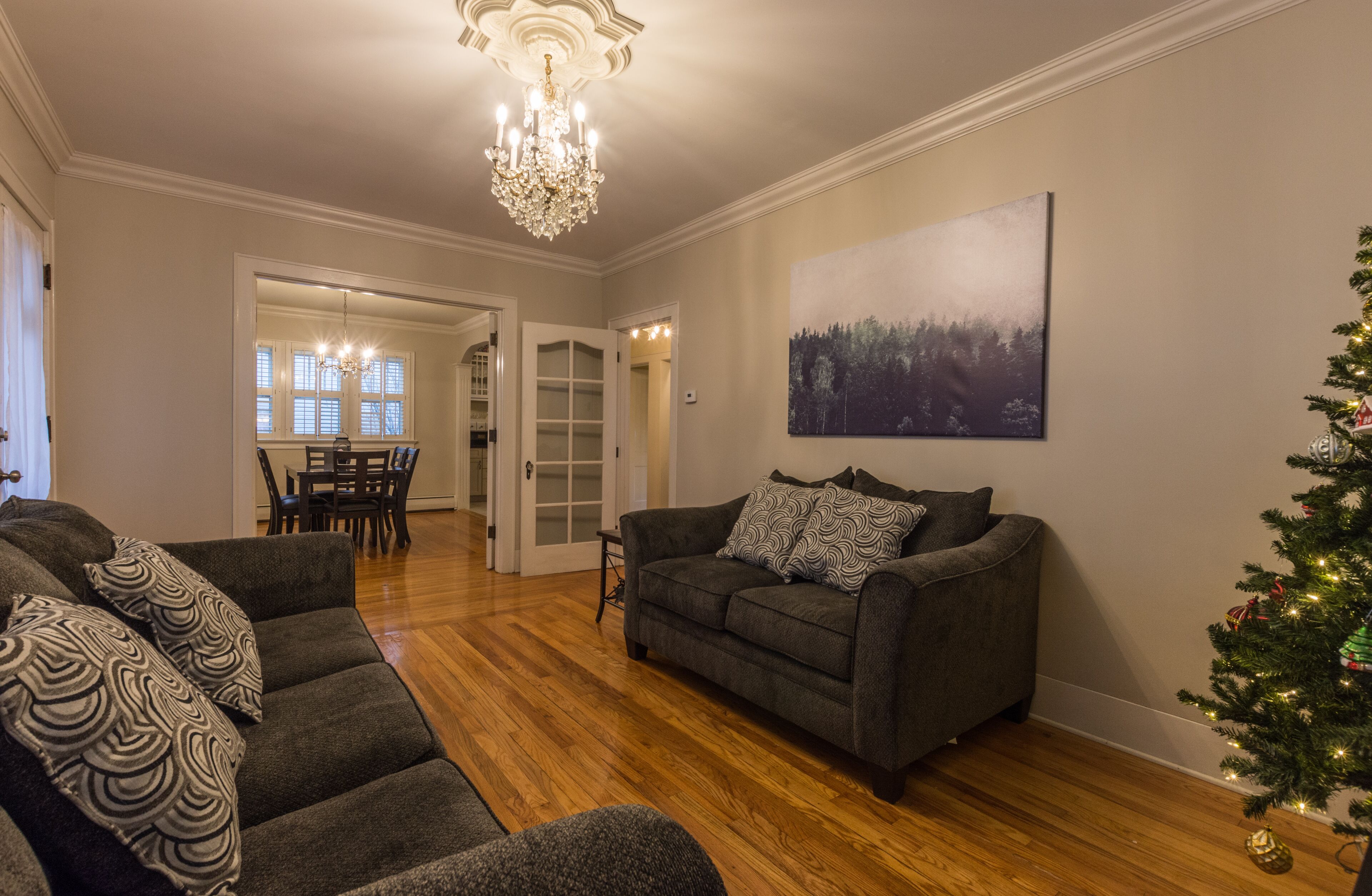 Perfect Downtown Frankenmuth Location! Sleeps Up to 12 and Walk to Everything!