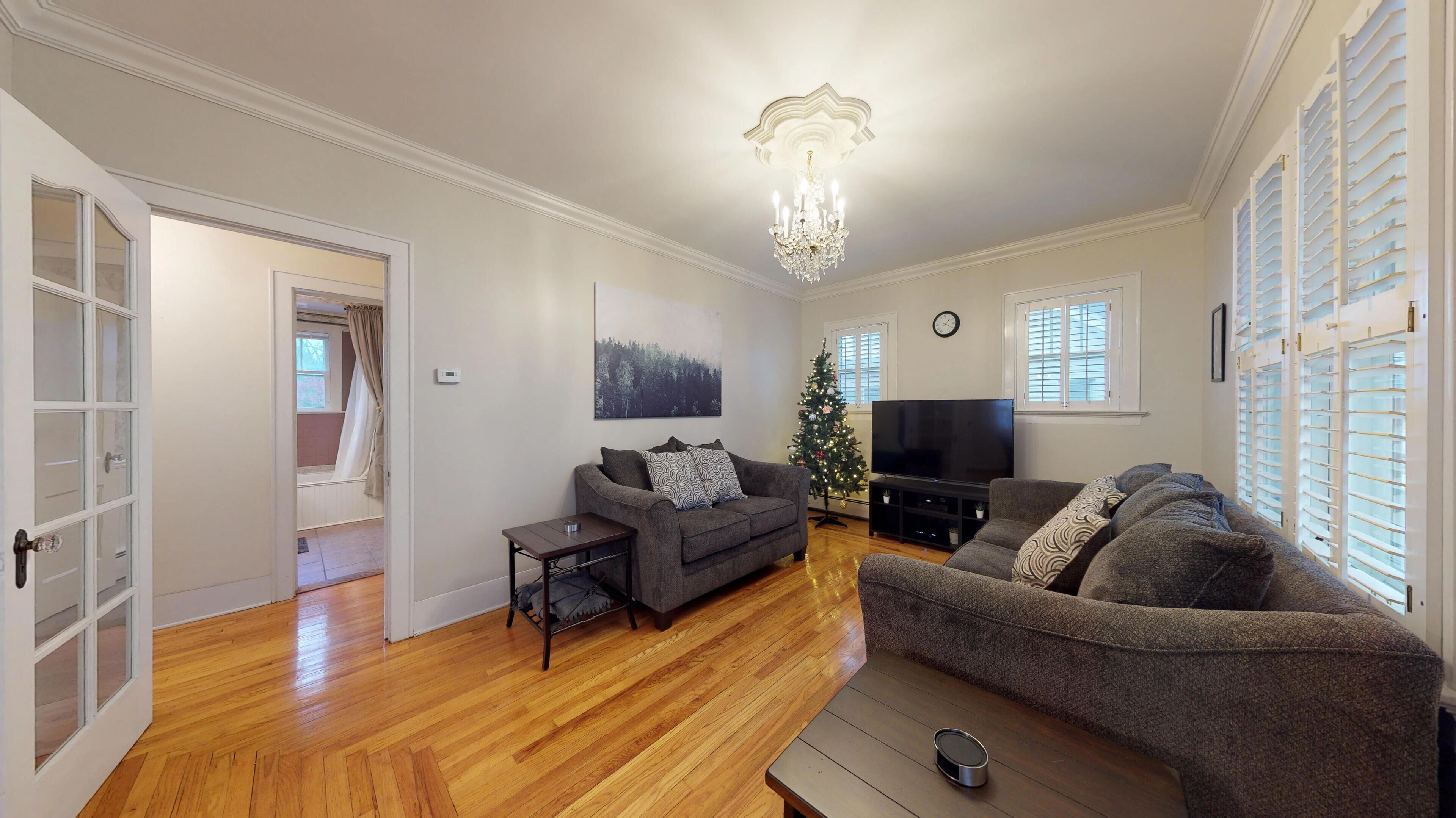 Perfect Downtown Frankenmuth Location! Sleeps Up to 12 and Walk to Everything!