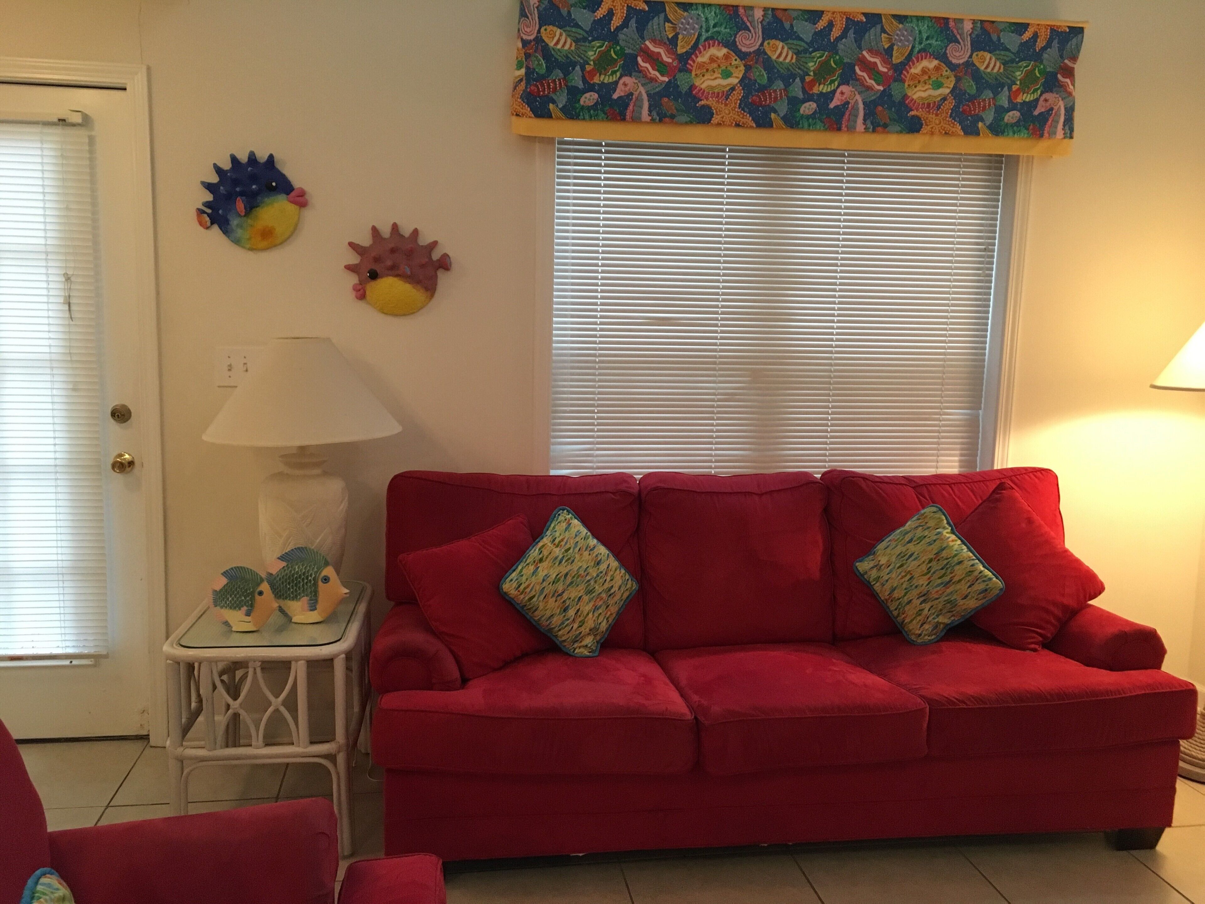 Professionally Decorated,100 Yards to Beach, Shared Pool
