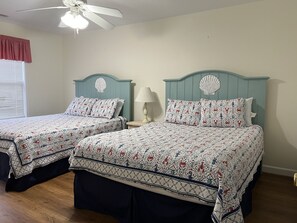 4 habitaciones, tabla de planchar con plancha y wifi 