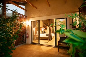 In-room safe, desk, laptop workspace, soundproofing - Shongwe Lookout (Victoria Falls)