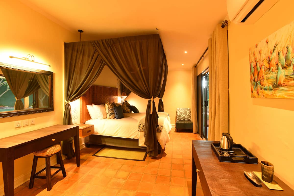 In-room safe, desk, laptop workspace, soundproofing