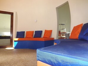 华丽别墅, 2 间卧室 | 客厅 | 60-英寸LED 电视 （配备数码频道）、电视