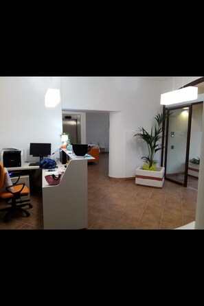 含每日現點現煮早餐