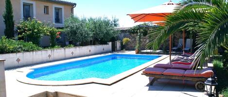 Outdoor pool, pool loungers