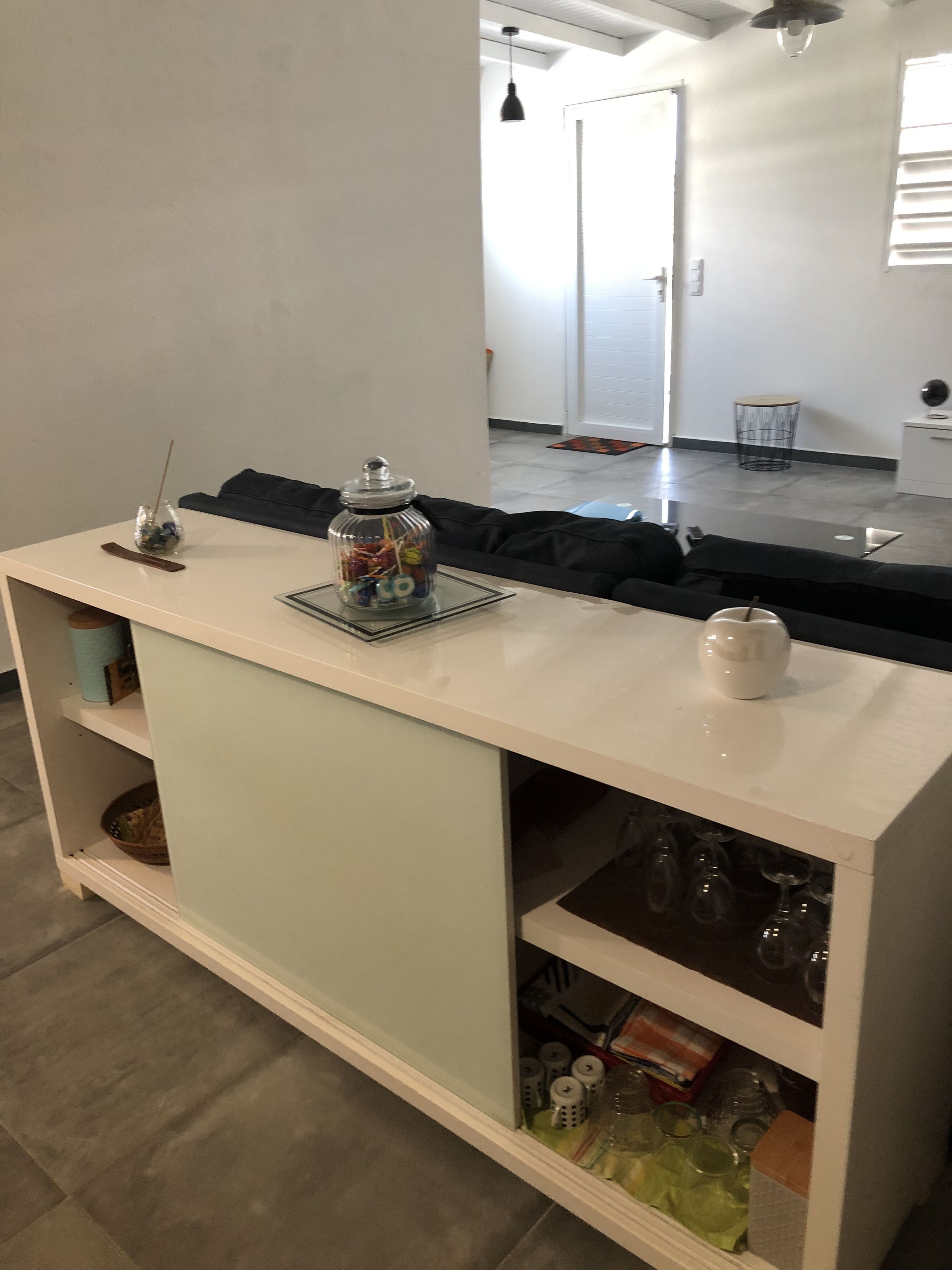 120-cm Smart TV with cable channels, TV