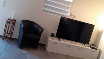 120-cm Smart TV with cable channels, TV