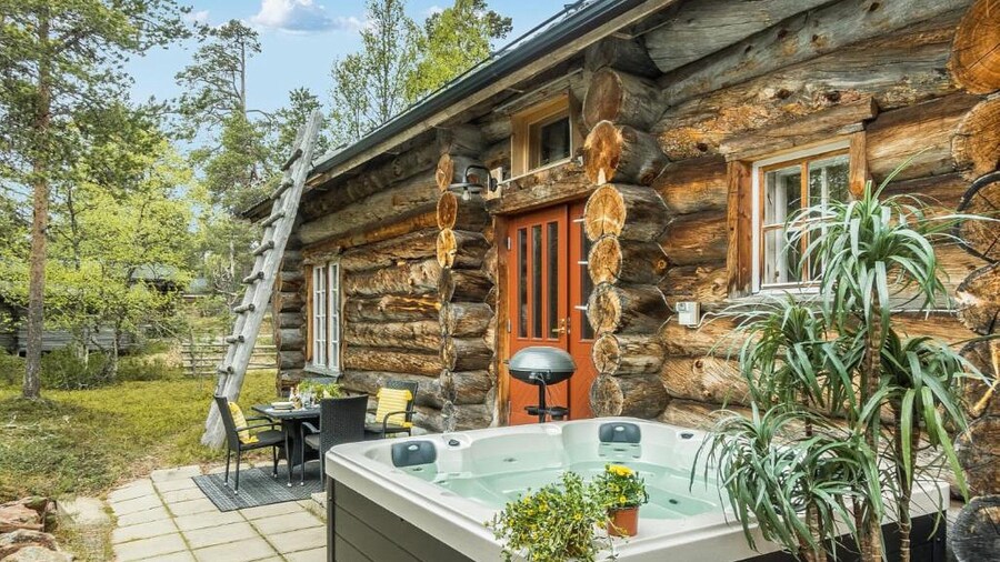 Kuukkeli Hirvas Suite