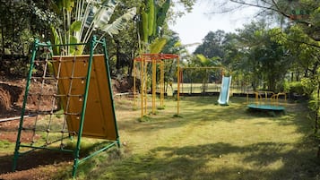 Children’s play area – outdoor