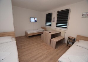 Soundproofing, free WiFi, bed sheets