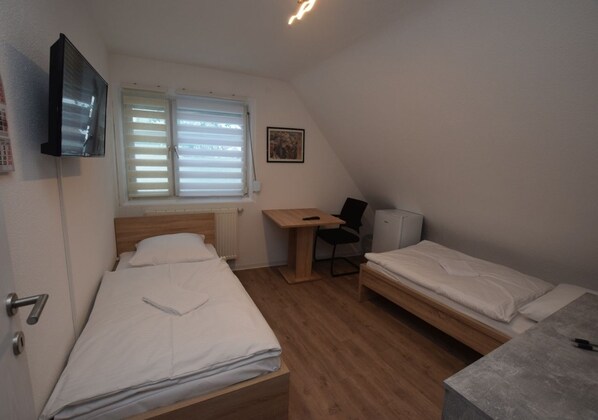 Soundproofing, free WiFi, bed sheets