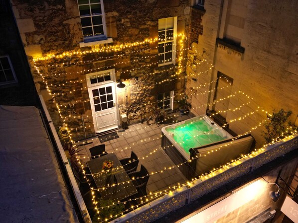 House, Private Bathroom | Outdoor spa tub - Dream Stays Bath - Trim Street Townhouse with Hot tub (Bath)