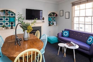 House, Private Bathroom | Lounge