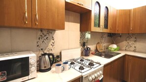 Signature Shared Dormitory | Private kitchen | Coffee/tea maker, fridge, microwave, oven - A1 Hostel (Lviv)