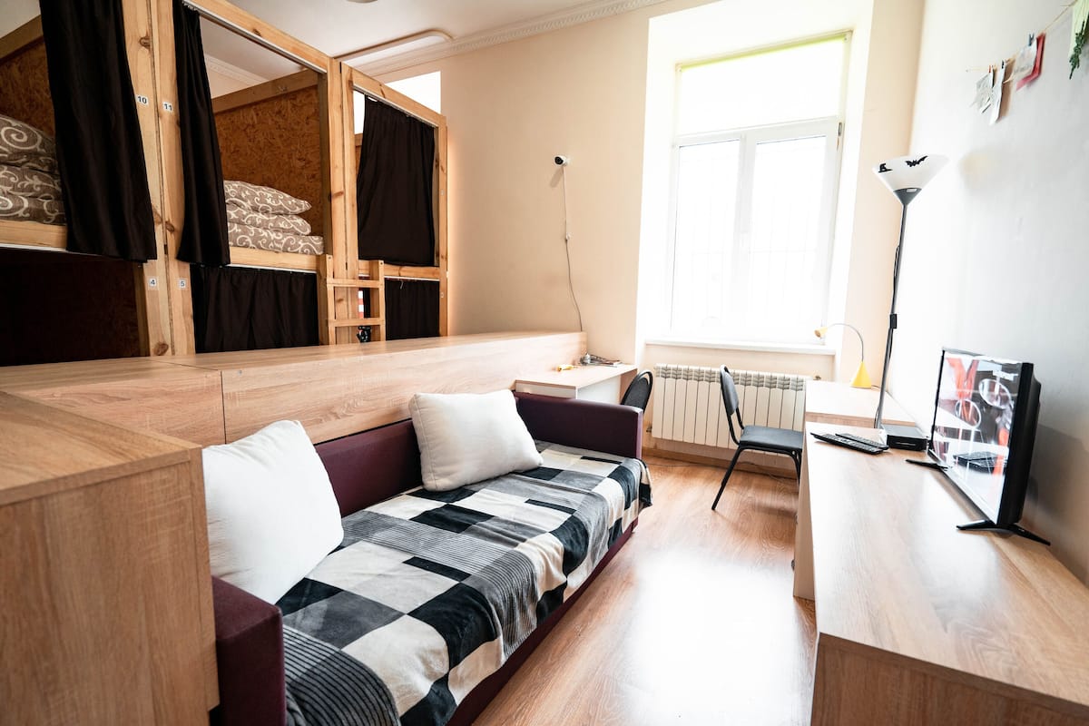 Dormitorio condiviso Signature | Ferro/asse da stiro, Wi-Fi gratuito, lenzuola