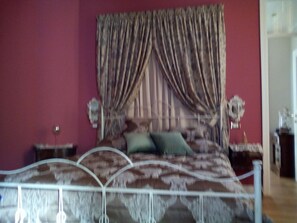 Standard Double Room | Minibar, desk, blackout curtains, iron/ironing board - La Dimora del Giurista (Corigliano-Rossano)