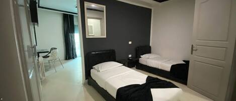 In-room safe, blackout curtains, free WiFi, bed sheets