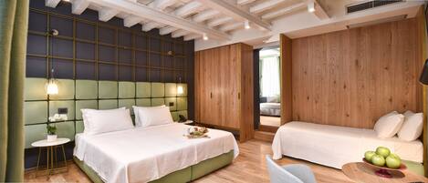 エクスクルーシブ トリプルルーム ベッド (複数台) 禁煙 カナルビュー | ミニバー、セーフティボックス (室内)、防音設備、可動式ベッド