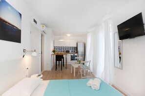 Studio | Geluiddichte muren, een strijkplank/strijkijzer, gratis wifi, beddengoed