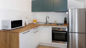 Apartment Attic | 私人廚房