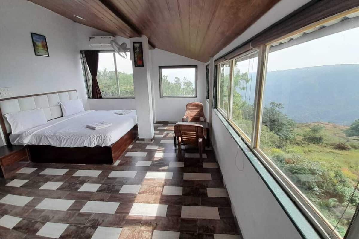 Suite Executive, 1 letto king, vasca da bagno, vista montagna | 1 camera, biancheria da letto di alta qualità, una scrivania